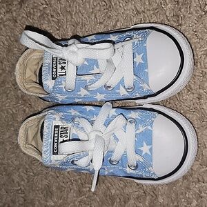 Kids converse